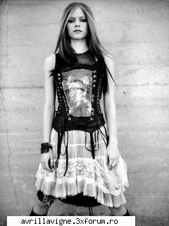 Avril si "Keep Holding on" - Hey guys. How's it going! I am in the studio - Avril