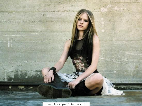 Ce melodie va place cel mai moolt?? - all this time you were pretending,so much for my - Avril