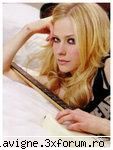 avril..... :rolleyes: poze k avril