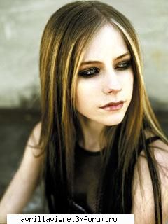 sry da imi e o lene sa le poon k imageshack =( poze k avril